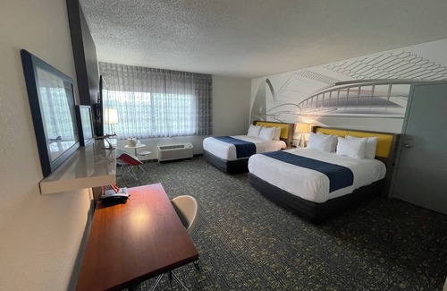 Airport Township Hotel | St. Louis Airport Hotel