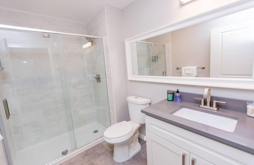 DeBaliviere Place Apartment | St. Louis | Central 2BD/2BA Forest Park Apartment