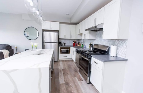 DeBaliviere Place Apartment | St Louis Exclusive 1BD 1BA Forest Park Apartment