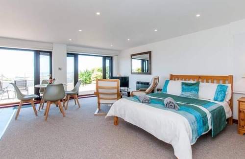 Westbrook House | St Mildreds Bay Annex Retreat w/ Sea Views