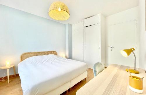 Saint-Nazaire Apartment | St Nazaire - L'Art Déco - Stationnement Gratuit - Centre ville - Wifi Fibre