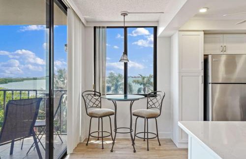 Isla del Sol House | St. Pete Isla Del Sol Bahia J 408 2BD 2BA