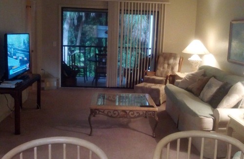 Pinellas Point House | St. Petersburg 2 bdrm/2 bath in a gated community