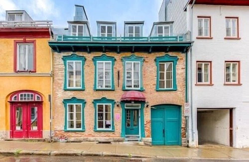 Vieux-Quebec-Cap-Blanc-colline Parlementaire Apartment | St. Ursule Two-Storey Oasis