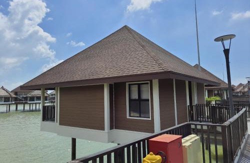Kampung Bagan Lalang House | ST8 Sepang Golden PalmTree Family Villa 2 Bedroom