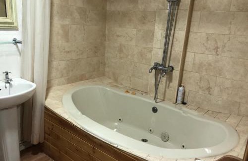 Wrangaton House | Stables,1 or 2 bedroom Eco earth house, edge of Dartmoor