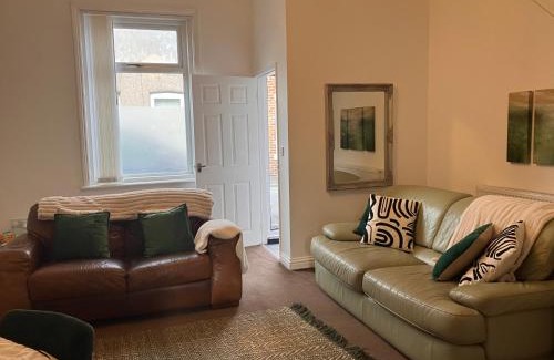 Sunderland House | Stadium Cottage - Close to Centre, Stadium, Nissan and CrownWorks Studios