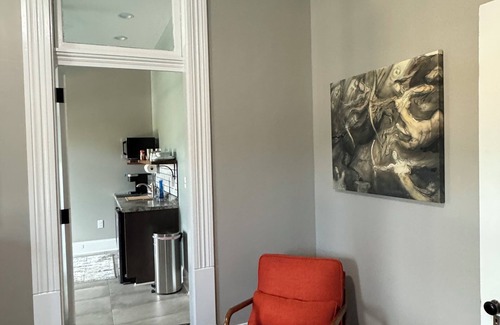 Babe Denny House | Stadium Stay #3, Walk to Lucas oil Stadium and convention center, free parking.