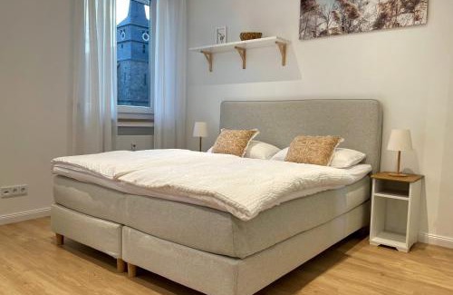 Lichtenfels Apartment | Stadtjuwel: Zentral & Modern