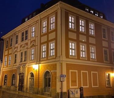 Bautzen Apartment | Stadtpalais Bellevue-Suite 3- Zimmer- Maisonettewohnung mit Dachterrasse maximal 4 Personen