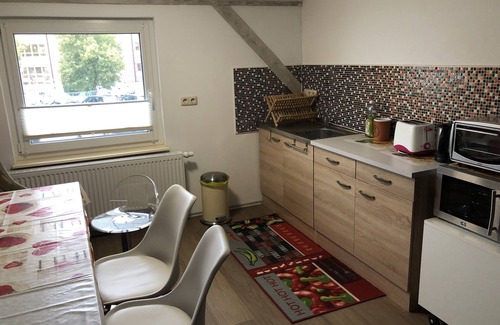 Maasdorf Apartment | Stadtwohnung mit Balkon und Eigenem Eingang