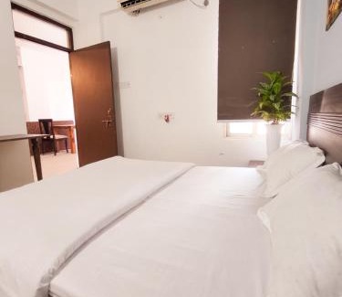 Rau Apartment | Staeg Hill View 513