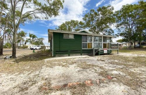 Traviston House | Stafford Hall - Burrum Heads- Riverfront- 3BR- Great Views