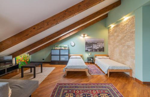 Parella Apartment | STAGABIN La Mansarda Panoramica Un Rifugio di Eleganza e Tranquillità