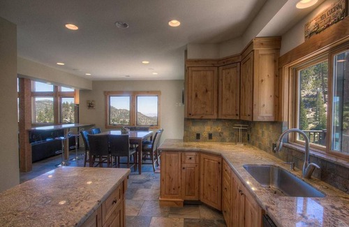Tahoe Village House | Stage Coach Run by Lake Tahoe Accommodations