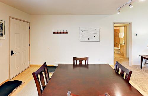 Carbondale Apartment | Stagecoach Lane House