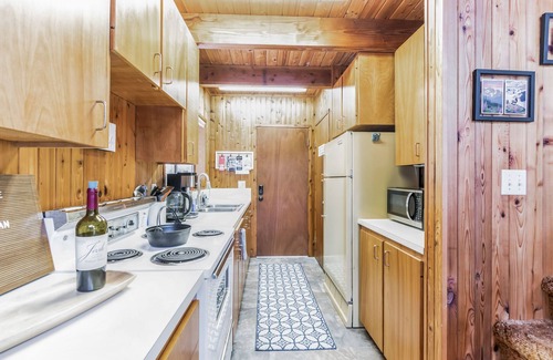 Hoodsport Cabin | Staircase Rapids Retreat at Lake Cushman, Sleeps 6