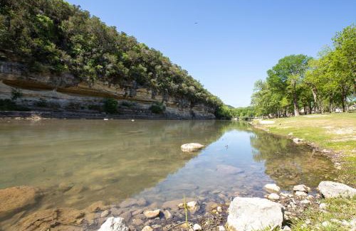 New Braunfels Apartment | Stairway to Heaven RG 204