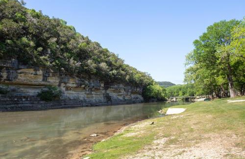 New Braunfels Apartment | Stairway to Heaven RG 204