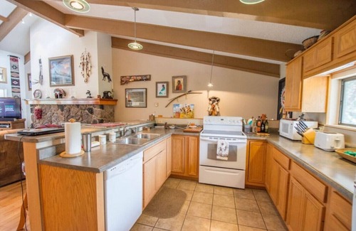 Ruidoso Condo | Stairway to Heaven - Unit C2