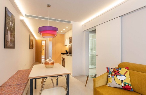 Figueres Apartment | STANDARD APARTMENT C&C
