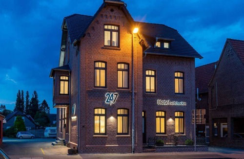 Leer Cottage | Standard double room 14 (attic left) - 24/7 self-check-in, 14008