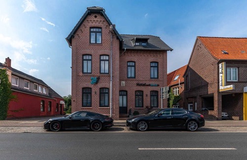 Leer Cottage | Standard double room 14 (attic left) - 24/7 self-check-in, 14008