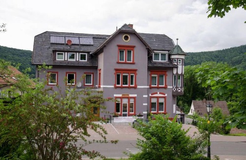 Badenweiler Apartment | Standard-Dreibettzimmer