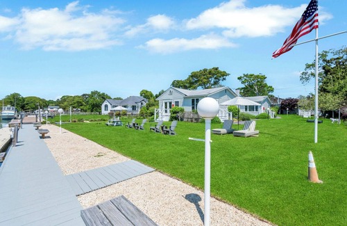 Hampton Bays House | Standard Room in Boutique Hotel, the Heart of Hampton Bays, Waterfront.