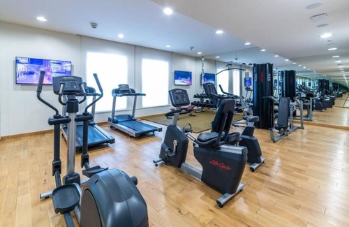 International City House | Standard Room Near Dragon Mart By Luxury Bookings