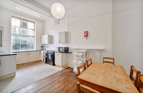 Clifton House | Standard Single Room with Shared Bathroom