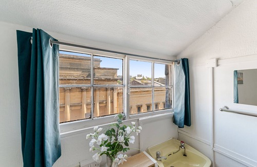 Clifton House | Standard Single Room with Shared Bathroom