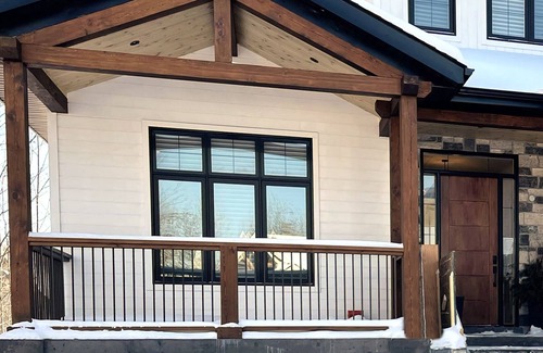Clearview House | Stanley House - Upscale 2 Bedroom Gem - New Listing