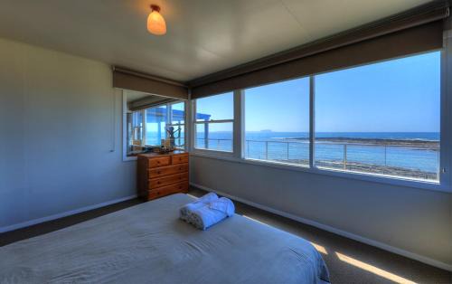 Cowrie Point House | Stanley View Beach House