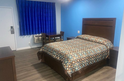 East Side Costa Mesa Hotel | Star Inn Motel