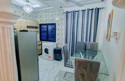 West Coast Division Apartment | Star Light Apt #3 - The Retreat Apartments