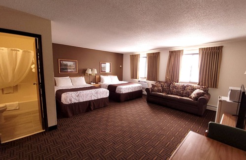 Detroit Lakes Hotel | Star of The Lakes