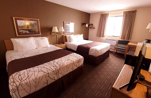 Detroit Lakes Hotel | Star of The Lakes