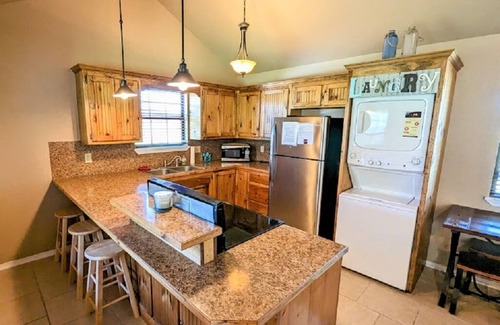Sulphur Cabin | Star Valley cozy log cabin close to the Chickasaw National and Turner Falls Park