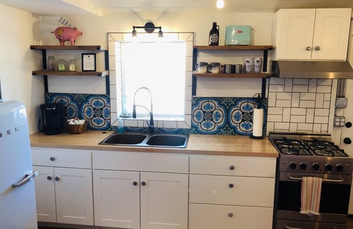 Marathon House | Stardust Corral - 1920's Adobe Home in Marathon TX - Gateway to Big Bend NP!