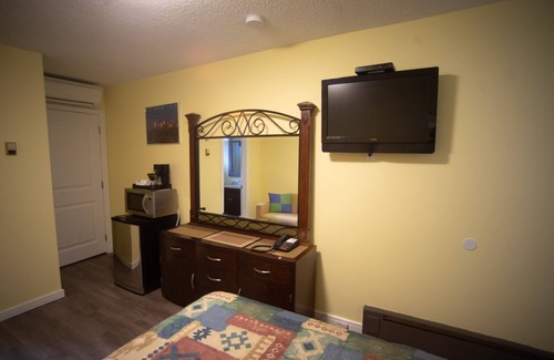 Camrose Hotel | Stardust Motel