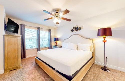 Thomas Drive House | Starfish in the Sand