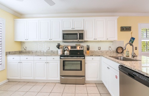 Bradenton Beach Condo | Starfish Paradise by Beach Boutique Rentals