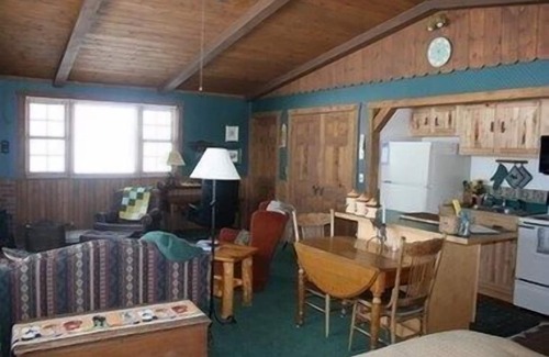 Meeteetse Cabin | Stargazer Bunkhouse- Meeteetse, Wyoming
