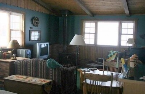Meeteetse Cabin | Stargazer Bunkhouse- Meeteetse, Wyoming
