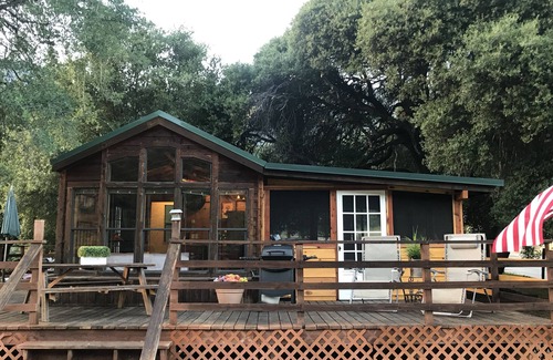 Three Rivers Cabin | Stargazer Chalet, Two Bedroom Cabin with Wifi