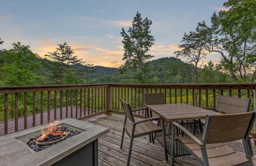 Stanton House | Stargazer - Rooftop Hot Tub Walk To Red River