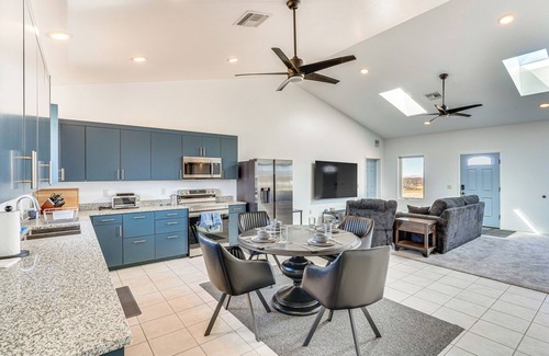 Pearce House | Stargazer's Delight: Mtn-View Pearce Home w/Deck!
