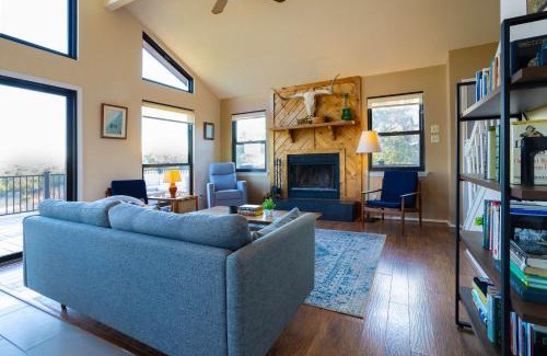 Johnson City House | Stargazers Delight - Sleeps 12