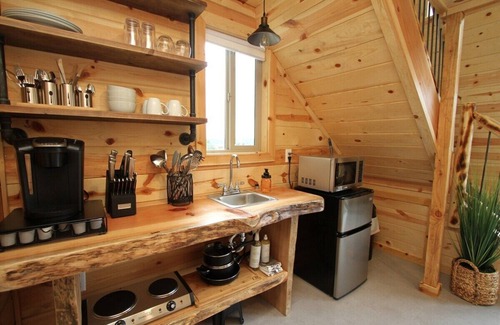Orderville Cabin | Stargazing in Bed, Glamping in a Zion Treehouse